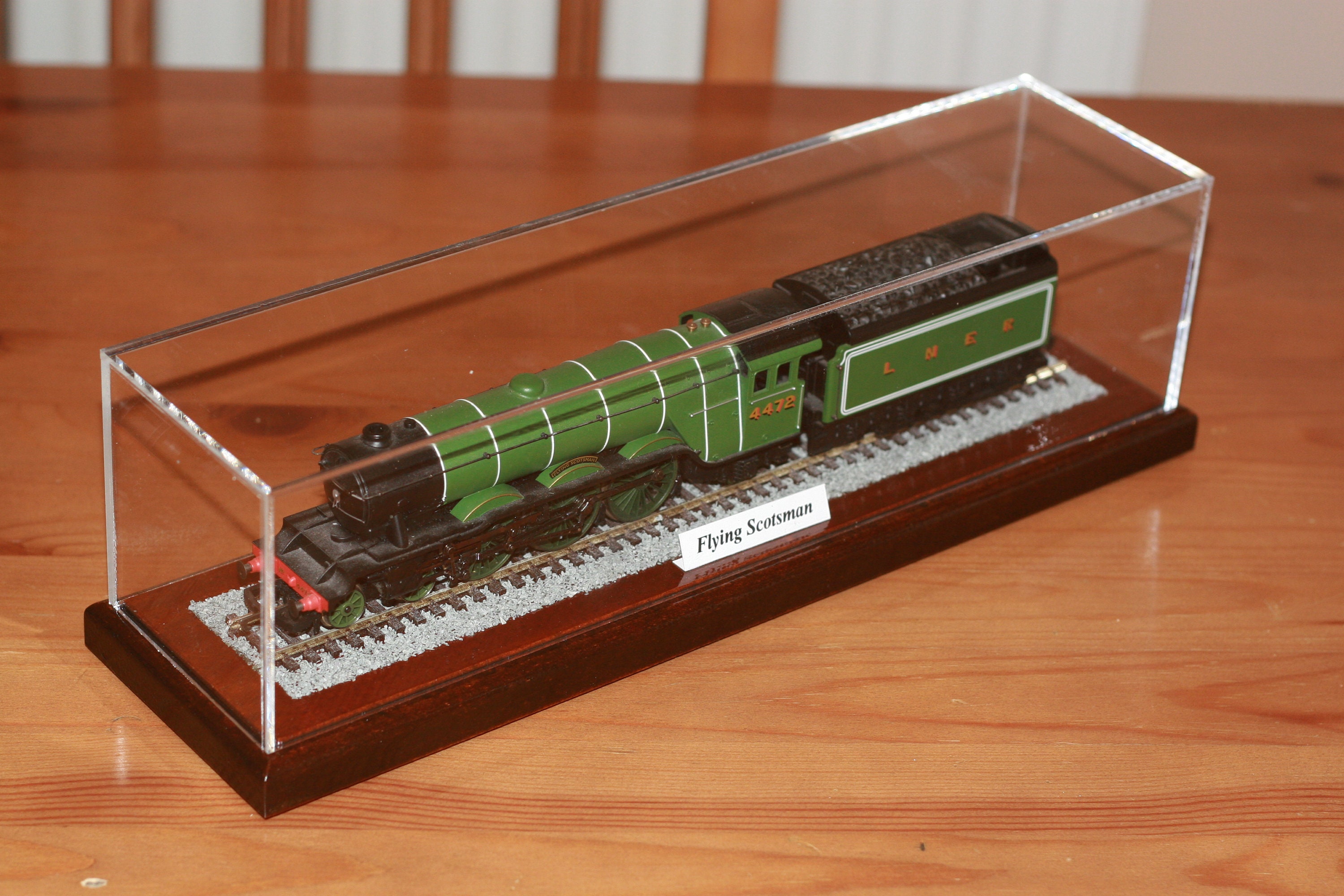 Display Case for a Oo Gauge Hornby Train. Etsy UK