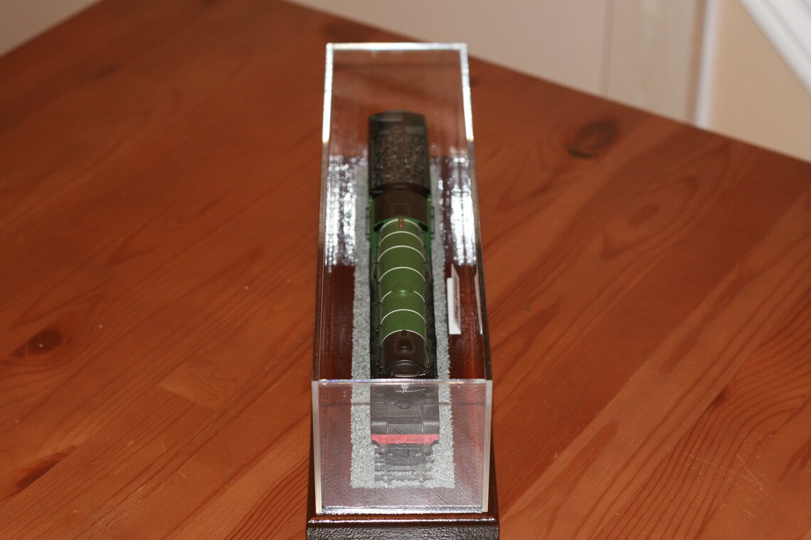Display Case for a Oo Gauge Hornby Train. Etsy UK