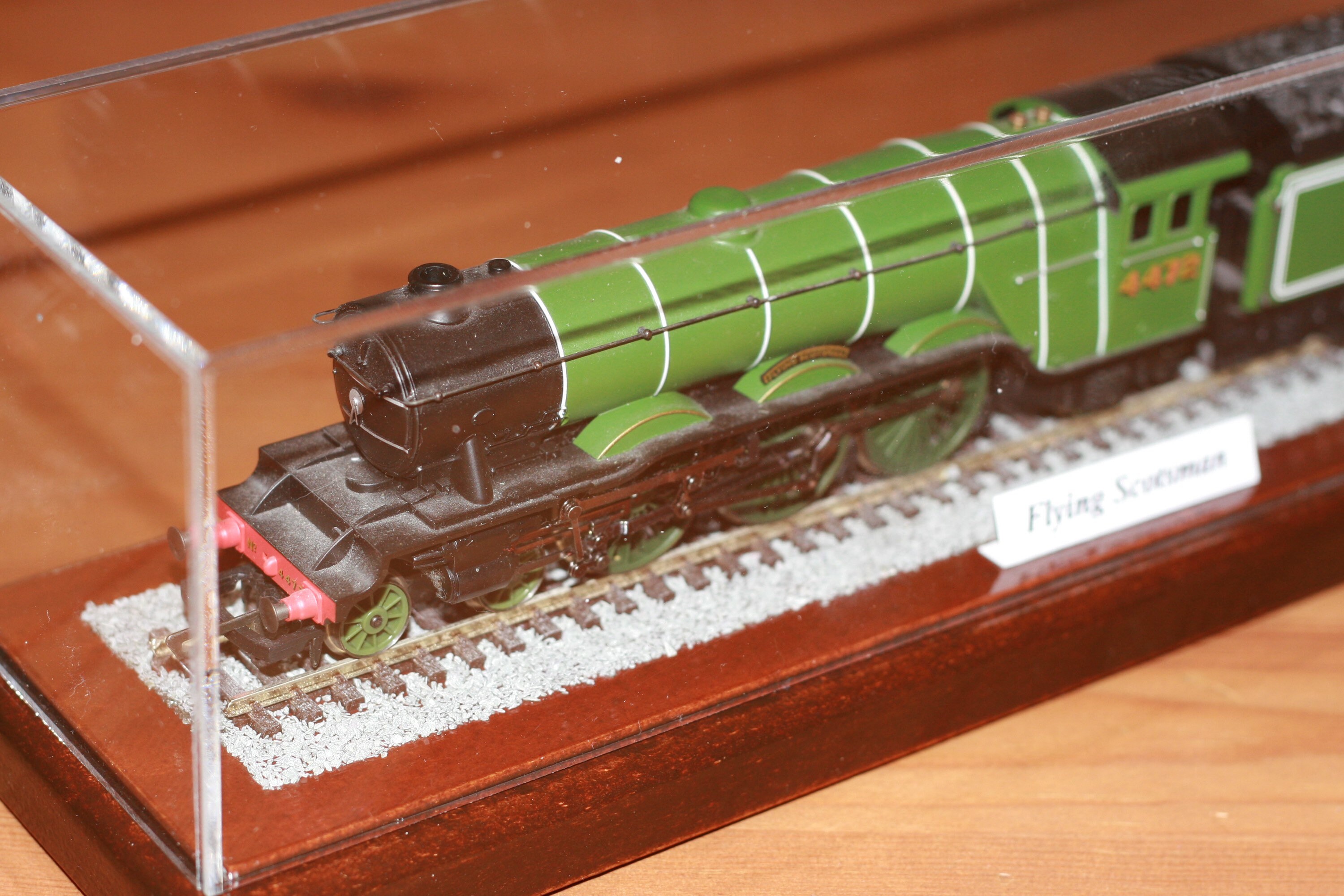 Display Case for a Oo Gauge Hornby Train. Etsy UK