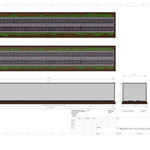 Könnte beinhalten: Eine rechteckige Vitrine für Modelleisenbahnen der Spur OO mit Holzsockel, grünen Grasdetails und Metallschienen. Die technische Zeichnung zeigt Maße von 600mm Länge, 107mm Breite und 125mm Höhe und ist als Rail-Faal OO Gauge Case beschriftet.