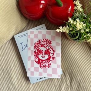 Hot Girls Read Smut Print Girly Vibe Booktok Book Lover Poster Design à carreaux rose vif Romance Reader
