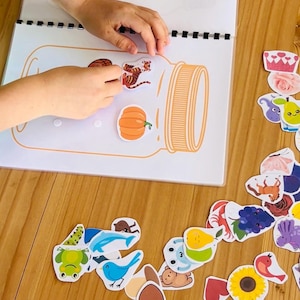 Educational activity booklet for playing away from screens, learning colors and developing language and fine motor skills, children&#39;s gift