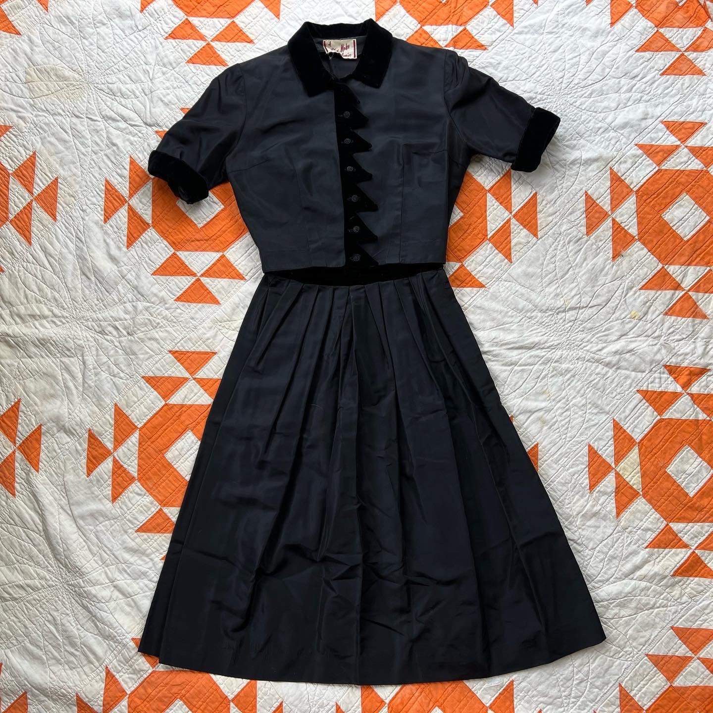 Spooky Late 40s Early 50s Vintage Black Rayon & Velvet Dress and ...