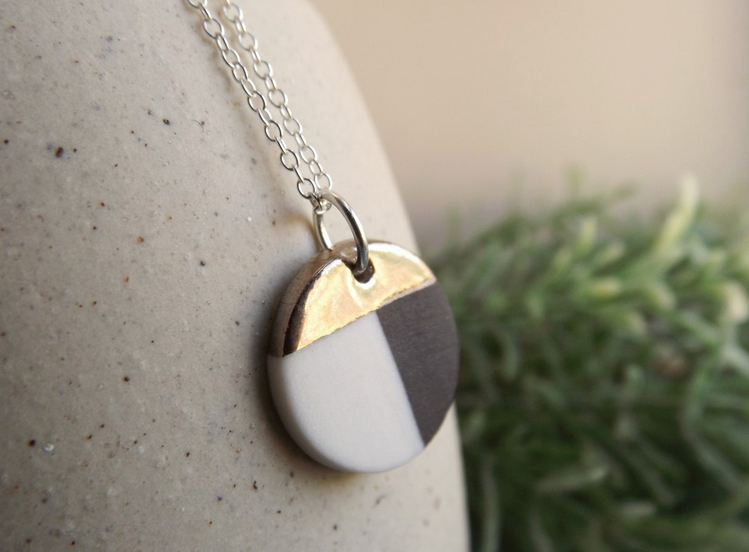 Collier Vintage Fantaisie Perles Noires Et Blanches En Porcelaine - Occasion