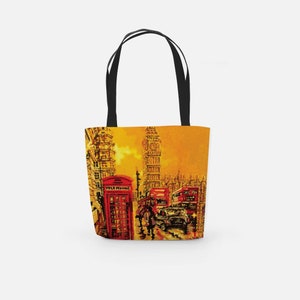 Puede incluir: Una bolsa de tela amarilla con una ilustración colorida de Big Ben, autobuses rojos de dos pisos y una cabina telefónica roja en Londres, Inglaterra.