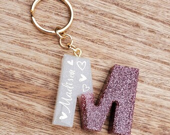 MWOOT Letter Keychain Iniziale Portachiavi Lettera M Resina,Alfabeto Keyring con Ciondolo a Forma Nappe Farfalla,Portachiavi Charm con Foglio D' oro Verde Signora Borsetta Portafoglio Decoro(M