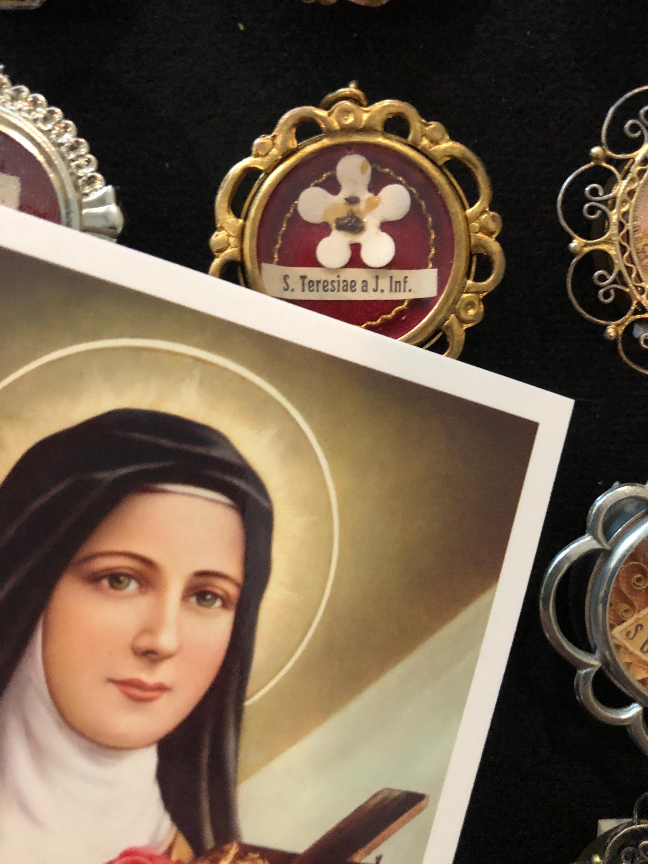 BULK PACK 50 CARDS - Saint Therese of Lisieux Third Class Relic
