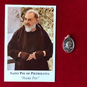 Pack de médailles de relique de saint Padre Pio - Médaille et carte sainte relique de troisième classe (touché à la relique de saint Pio de Pietrelcina)