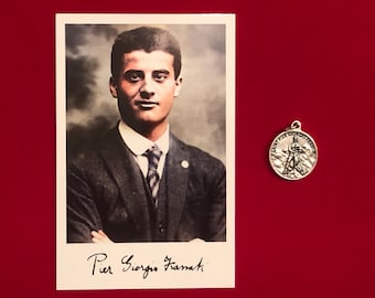 Relikwiepakket Saint Pier Giorgio Frassati - heilige kaart relikwie derde klas en ronde medaille (aangeraakt voor relikwie van Sint Frassati) - geplastificeerd
