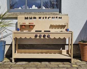 Scalloped Mud Kitchen: Montessori Outdoor Play, 15 Year Guarantee* Plywood