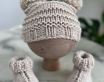 Knitting Kit: Baby Ribbed Pom Pom Hat & UGG Style Booties. Beginner to Elementary.