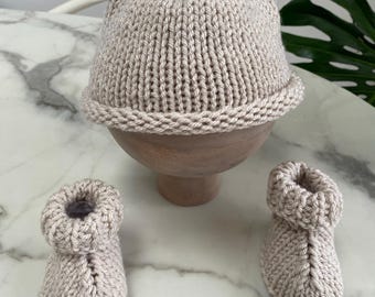 Knitting Kit: Baby Bear Hat & UGG Style Booties. Beginner to Elementary.