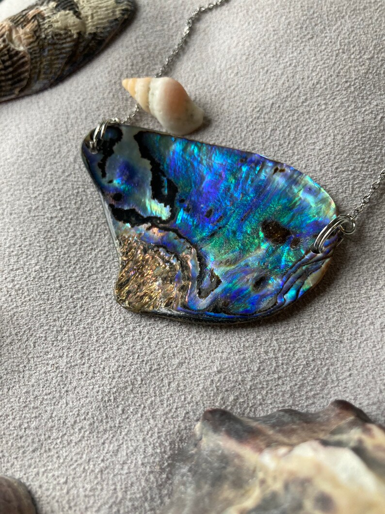 60 cm24 inch stainless steel womens necklace with a colourful paua seashell pendant Shell Necklace Abalone handmade beach jewellery