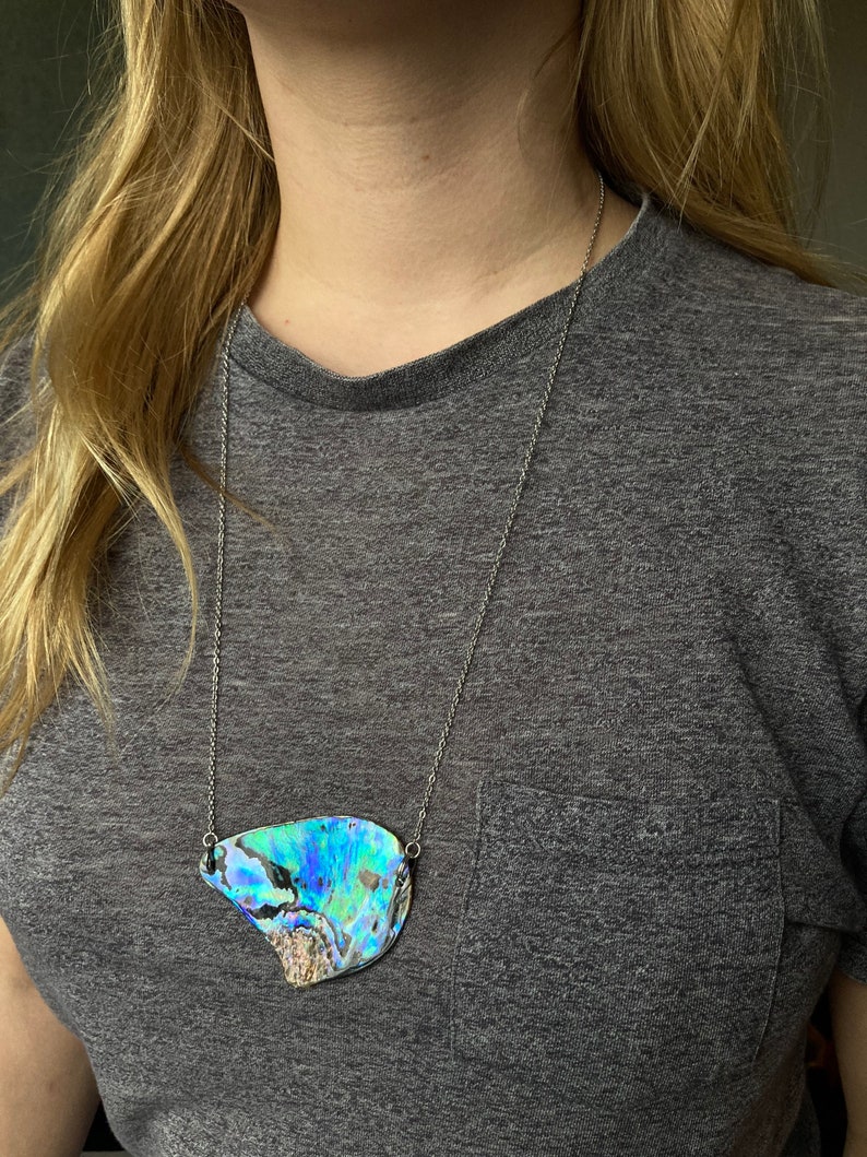 60 cm24 inch stainless steel womens necklace with a colourful paua seashell pendant Shell Necklace Abalone handmade beach jewellery