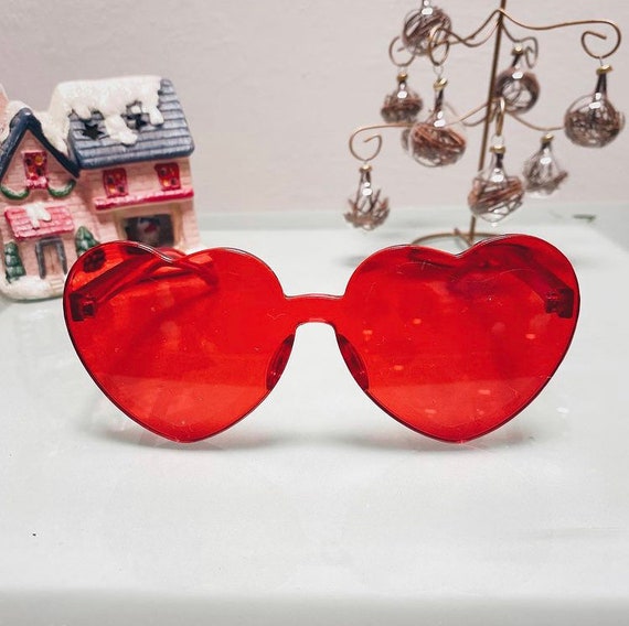 gucci elton john heart sunglasses