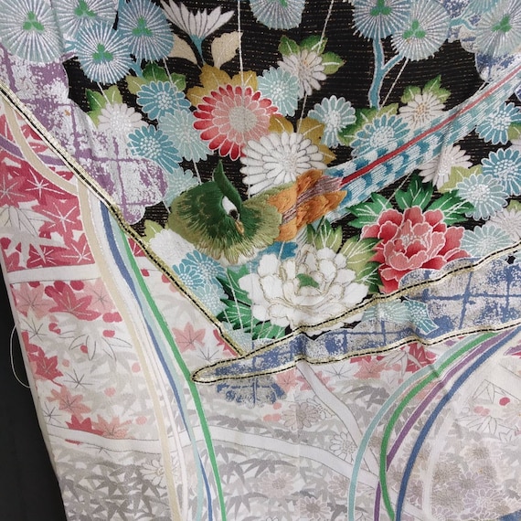 Vintage kimono Japanese embroidered birds design,l