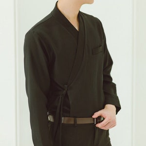 Hanbok Shirt for Men, Korean Modern Hanbok Top Jacket Casual Party Clothing, Modernized Daily Hanbok Shirt in Black Color