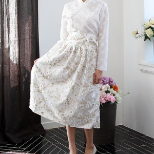 Hanbok Women Skirt, Korean Modern Hanbok White Skirt Casual Party Dress Clothing for Women, Korean Modernized Daily Hanbok Skirt Flower Lace