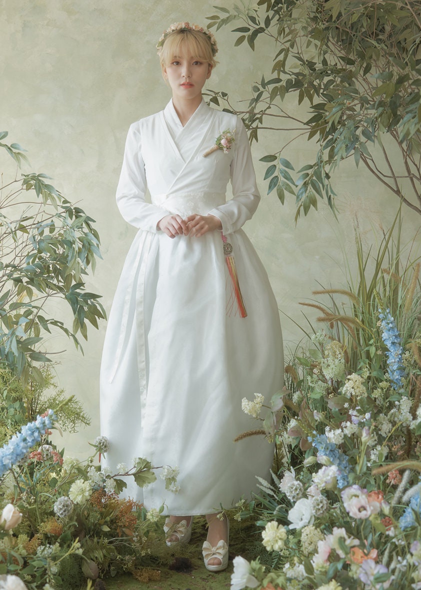 hanbok white