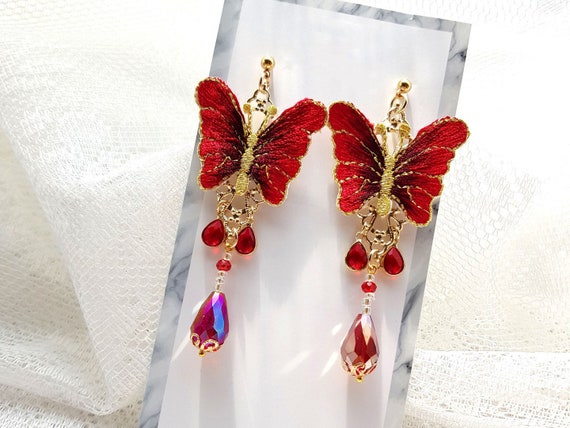 Styylo Fashion Traditional Gold Plated Red Stone Studded Classy Look Jhumka  Earring - Styylo Fashion - 3999766