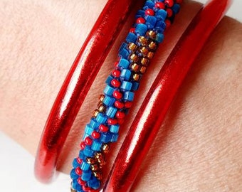 Bracelet style népalais souple perles crochet ensemble bracelet kumlai bangle joncs perlé couleur bleu rouge