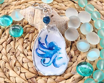 Octopus Oyster Art - Oyster Shell Charm - Oyster Shell Art - Octopus Lover - Ocean Gift - Wildlife Charm - Purse Charm - Keychain Accessory