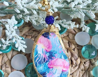 Oyster shell accessory/Jellyfish lover/Jellyfish gift/Oyster shell art/Oyster keychain/Oyster shell charm/Oyster decor/Ocean accessory/Gift