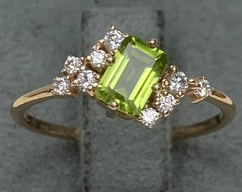 Baguette Peridot Cluster w/ 0.14ct Diamond, Dainty Engagement / Proposal Ring, 14K Solid Gold, August Birthstone Genuine Gemstone Best Gift