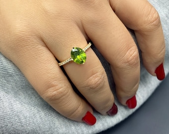 Klassieke effenen band 9 x 7 mm peridotring met diamant, sierlijke verlovingsring, geboortesteen augustus, gecertificeerde echte edelsteen 14K 8K massief goud