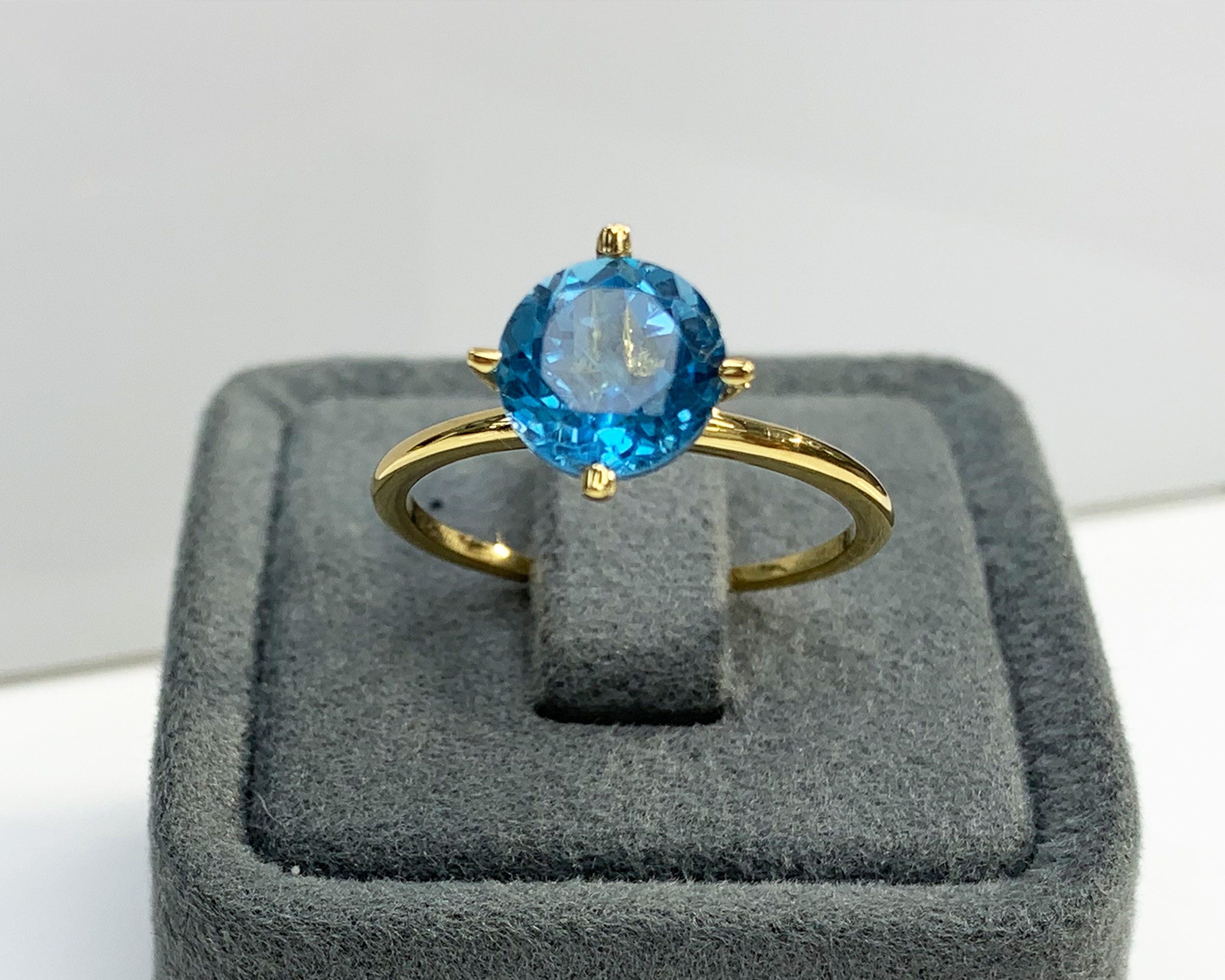 Anello con pietra preziosa topazio blu svizzero: argento sterling 925 Anello con pietra preziosa topazio blu svizzero: argento sterling 925
