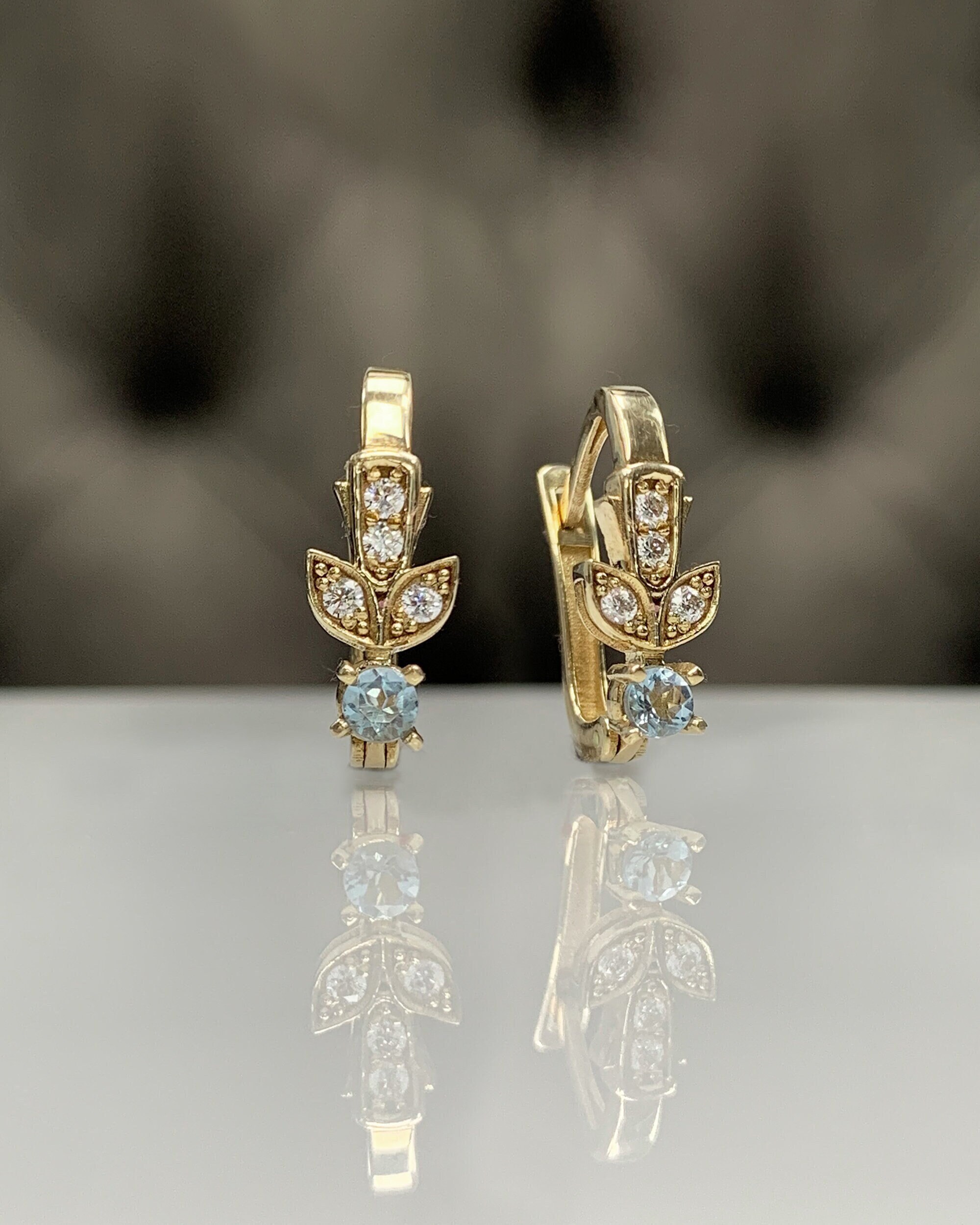 天然アクアマリンチューリップデザインレバーバックイヤリング、フープ