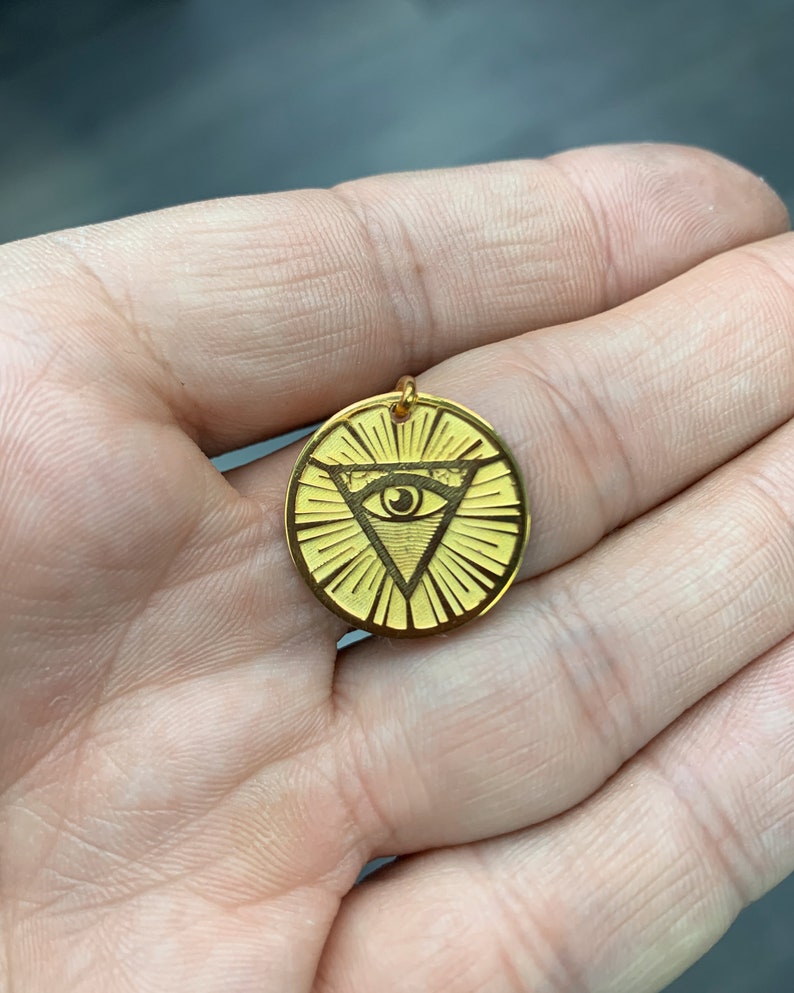 Eye of God Triangle Pendant, Dainty Third Eye Necklace, 14K 8K Real Gold Talisman Masonic Jewelry, Illuminati Symbol Gift Idea, Gift for Her image 4