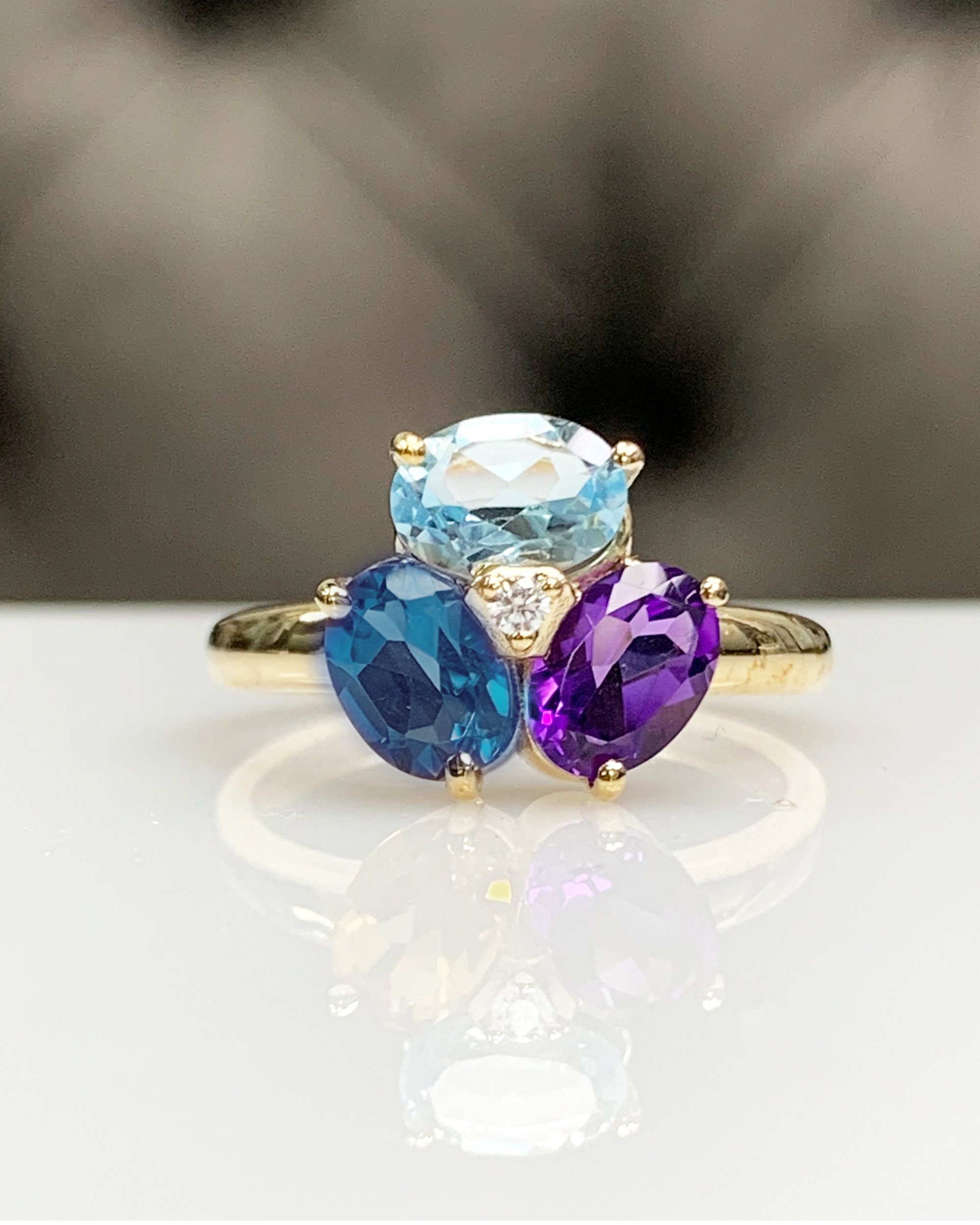 Anello da donna in resina - Italia