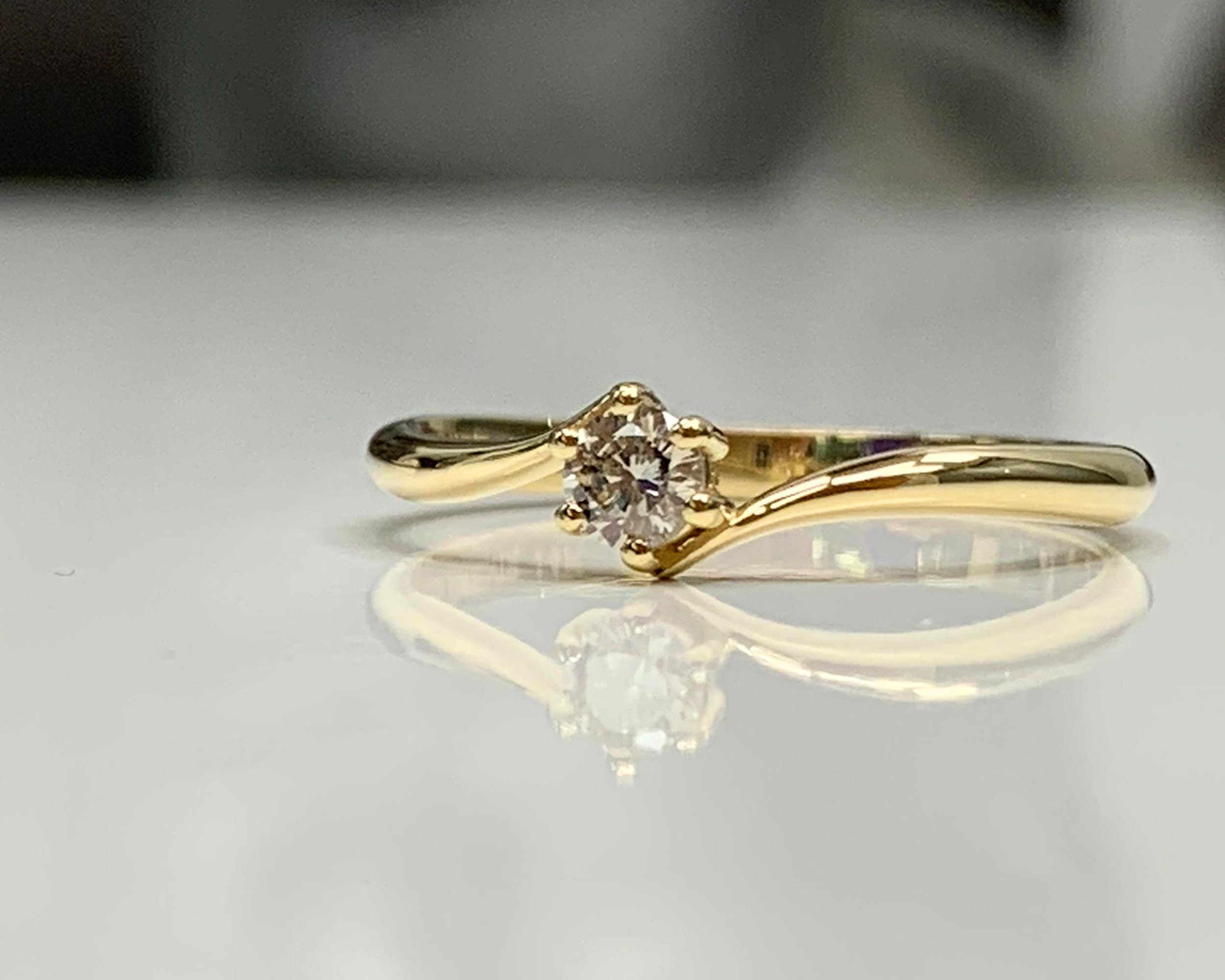 Classic 6 Prongs Diamond Engagement Ring 0.10 / 0.15 Ct