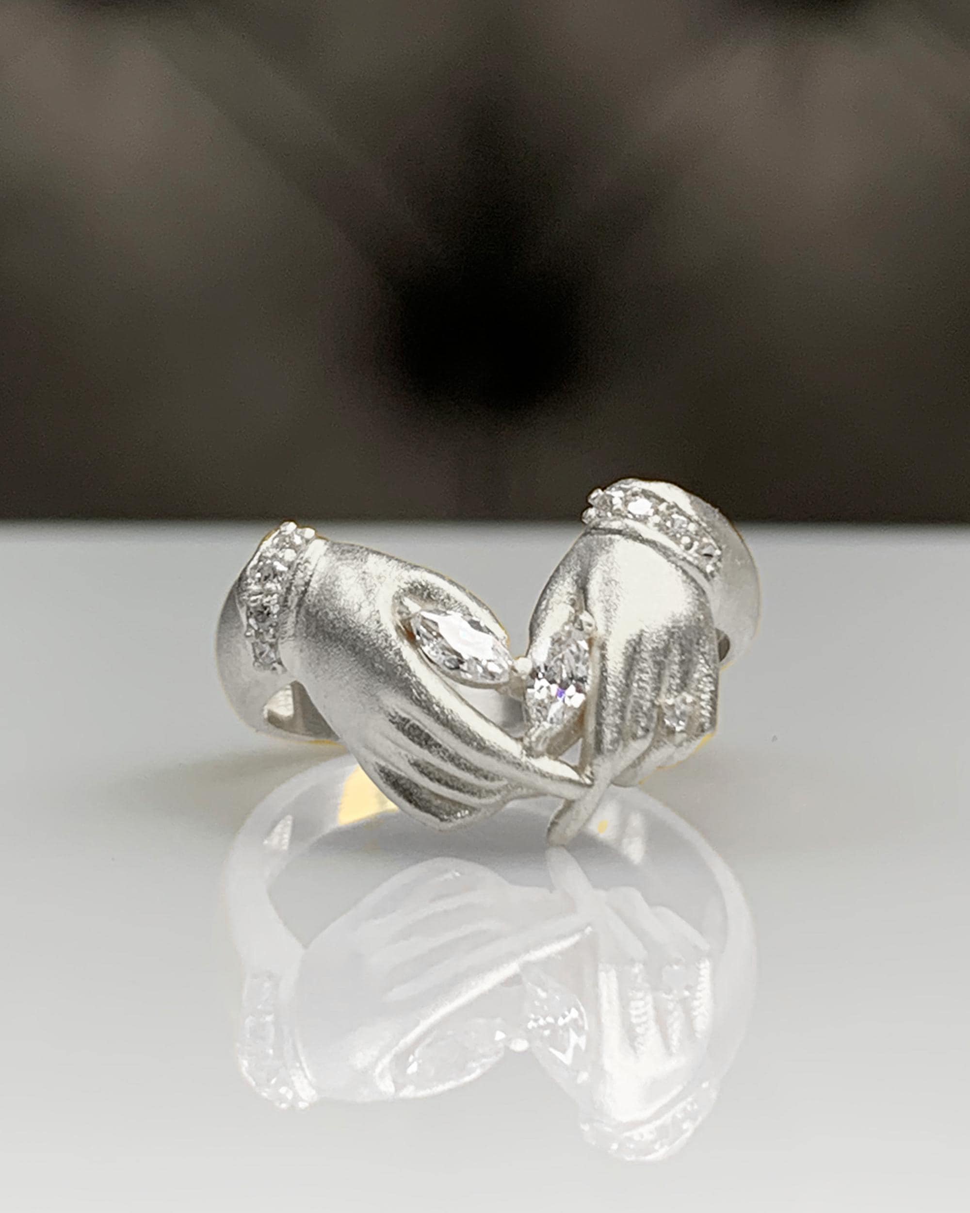 Argento Anello Mani Intrecciate Mani Intrecciate Fede Nuziale Di