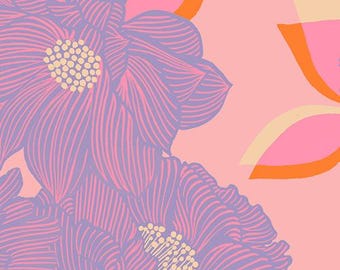 Könnte beinhalten: Rosaer Stoff mit einem sich wiederholenden Muster aus stilisierten Blumen in Violett-, Rosa- und Orangetönen. Der Stoff hat eine strukturierte, handgezeichnete Optik.