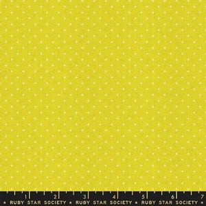 Puede incluir: Tela amarilla con un patrón de signo más blanco. La tela está marcada con una regla y el texto "Ruby Star Society".