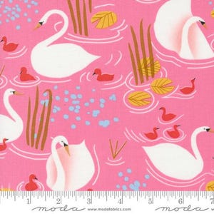 Neuheit Swans Pink von Lizzy House für Moda Love Letter Line