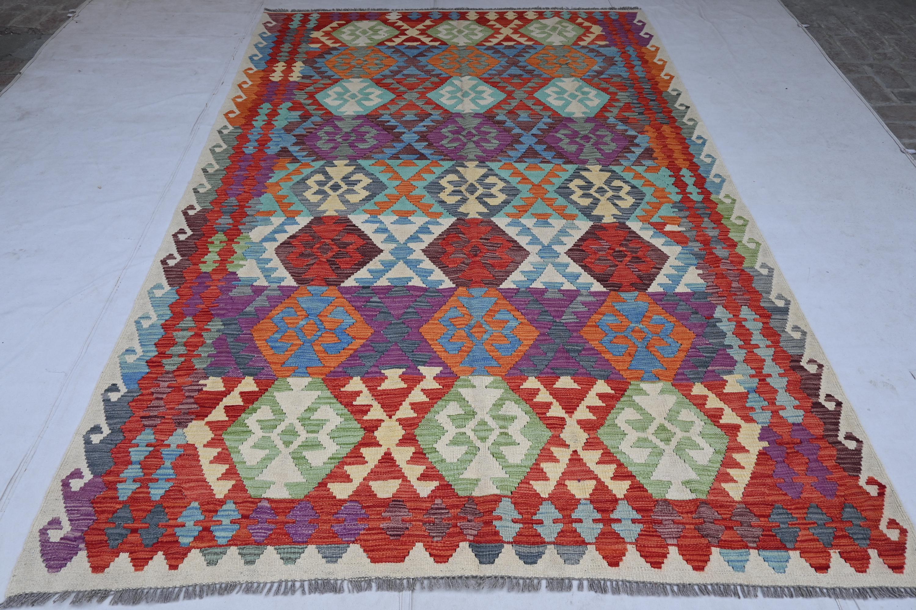 7x10 Afghan Area Rug 6x10x9'10