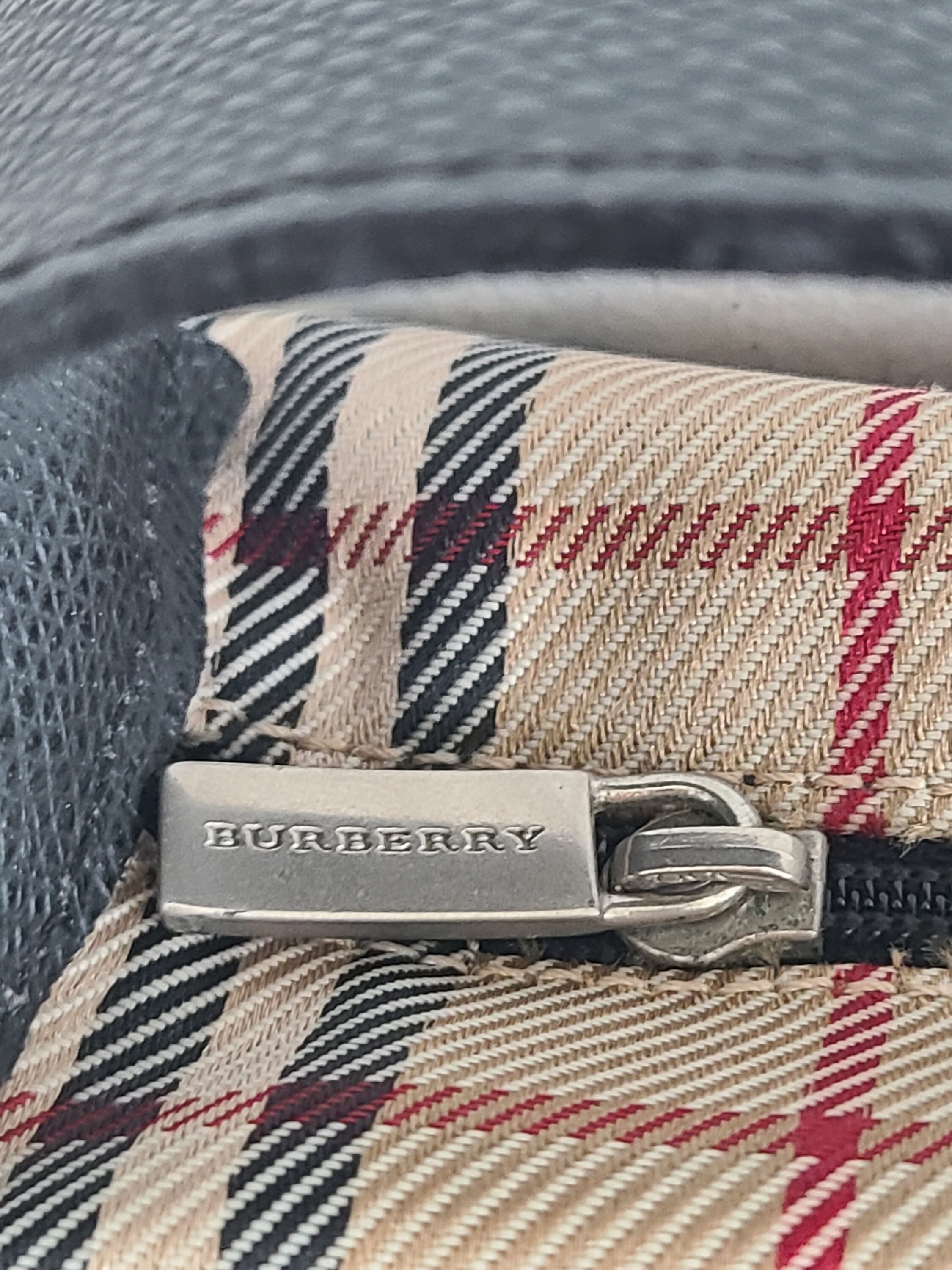 Vintage Authentic Burberry London Checkered Y2K Small