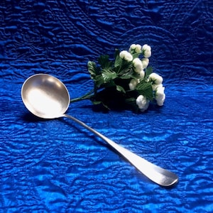 French Antique Christofle Nickel Silver Ladle Beautiful Soup Ladle or Stew Spoon White Metal Art Deco Christofle, France, early 20th century