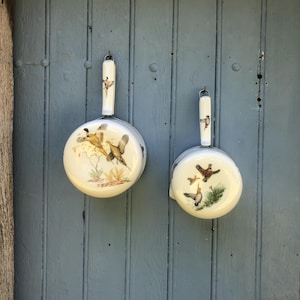 Set of two porcelain ladles/pots/saucepans from the Limoges manufactory Aluminite Frugier and Porcelain de Paris,  1930s.