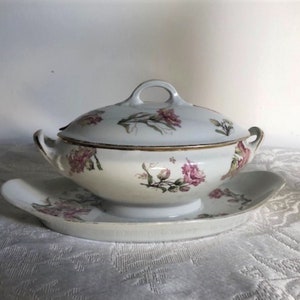 Antiga molheira de porcelana fabricada pela fábrica de Limoges Bernardaud&Co, França, 1914-1930