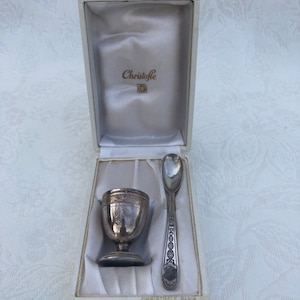 Christofle silver-plated set for church communion: a small silver-plated cup and a spoon Christofle, France