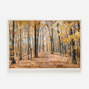 Blätter, die von den Bäumen fallen, rustikales Waldplakat, gelbes Blatt, Herbstwalddekor, Bauernhauslandschaft, Landschaftsdekor
