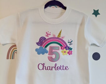 T-shirt personnalisé arc-en-ciel peek a boo licorne pour enfant | Anniversaire | 1er 2e 3e 4e 5e 6e anniversaire de naissance | Brodé