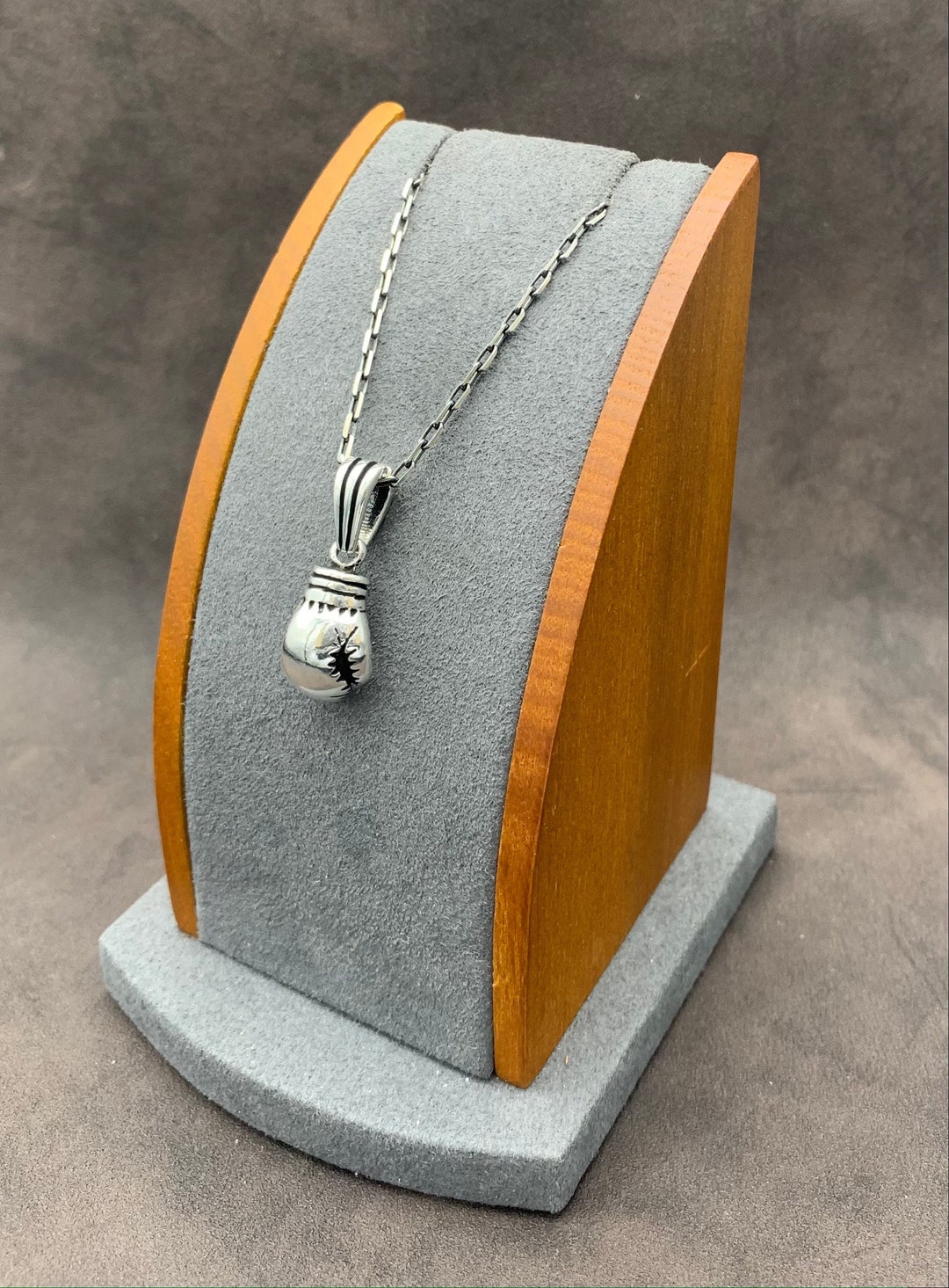 925 Sterling Silver Boxing Glove Pendant and Chain. Detailed Boxing