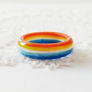 Anillo Aroace Sunset Pride - Sutil banda de resina LGBTQ+ - Regalo artístico artesanal de identidad queer