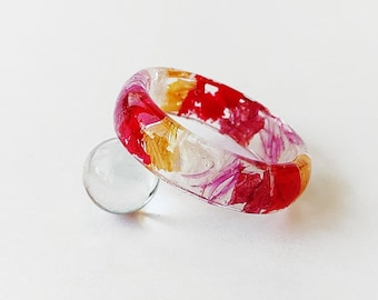 Lesbian Floral Ring - Real Flower Resin Band - LGBTQ Pride Parade Accessory – Subtle Queer Jewelry