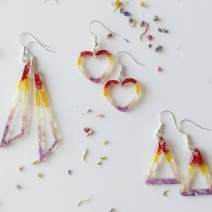 Lesbian Pride Earrings - Rainbow Earrings - Pride Earrings - LGBT Earrings - Small Heart Earrings - Real Flower Earrings - Lesbian Flag
